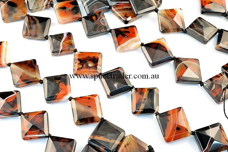 Agate - 22x22mm Faceted Diagonal Square Dream Agate Bead in 13 Pcs a Strand