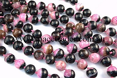 Agate - 20mm Plain Round Black Agate with Inclusion in Dye Fuchsia Colour in 17 Pcs a Strand