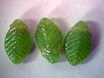 glass - 1758-288 - 14 x 8mm leaf - grass green x 1 KG